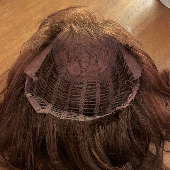 Fun wig with bangs - Picture 6 of 7